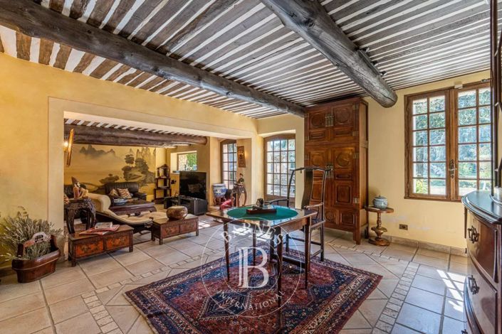 Image No.8-Maison de 6 chambres à vendre à Sénas