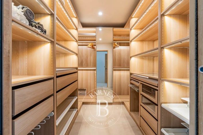 Image No.11-4 Bed House for sale