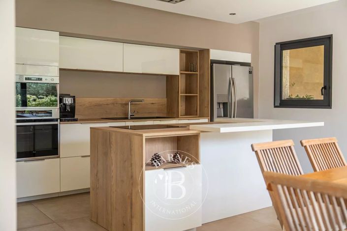 Image No.6-4 Bed House for sale