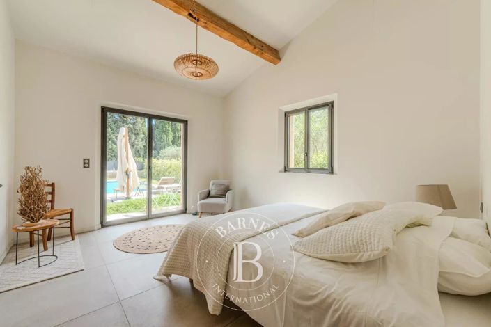 Image No.8-4 Bed House for sale