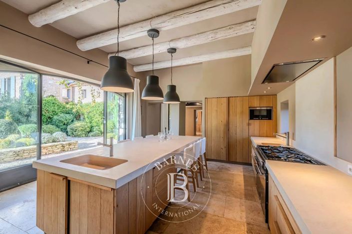 Image No.7-6 Bed House for sale