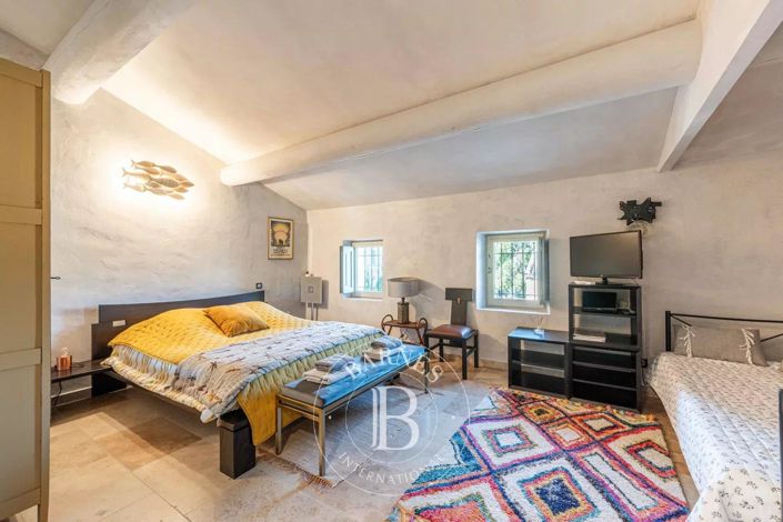 Image No.8-2 Bed House for sale