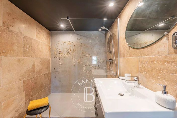 Image No.9-2 Bed House for sale