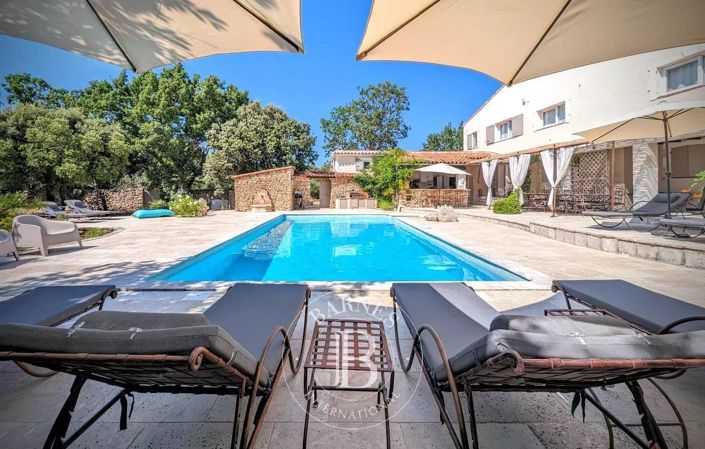 Image No.1-6 Bed House for sale