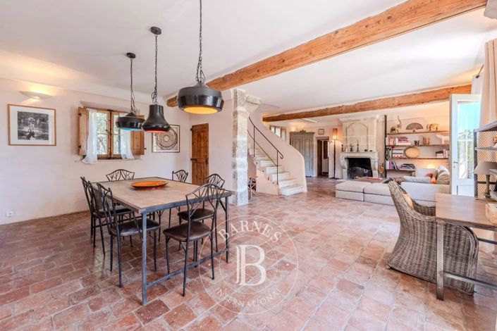 Image No.10-5 Bed House for sale