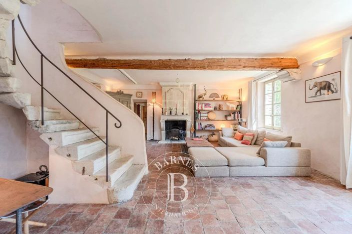 Image No.11-5 Bed House for sale