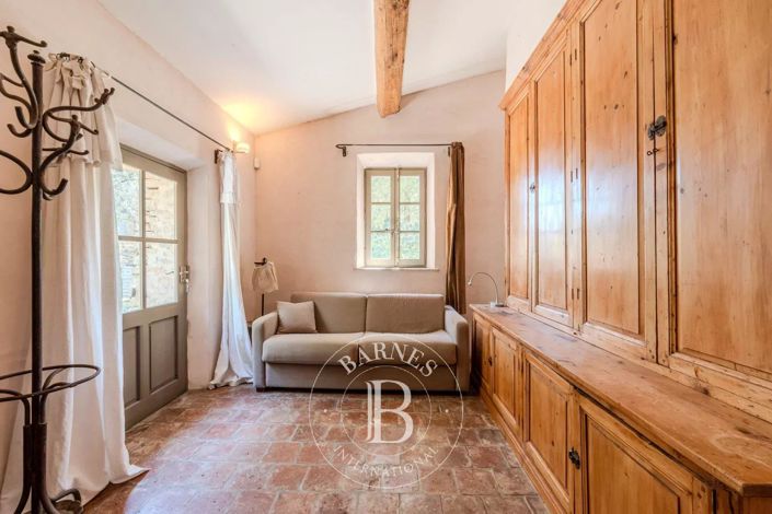 Image No.13-5 Bed House for sale