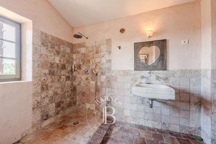 Image No.16-5 Bed House for sale