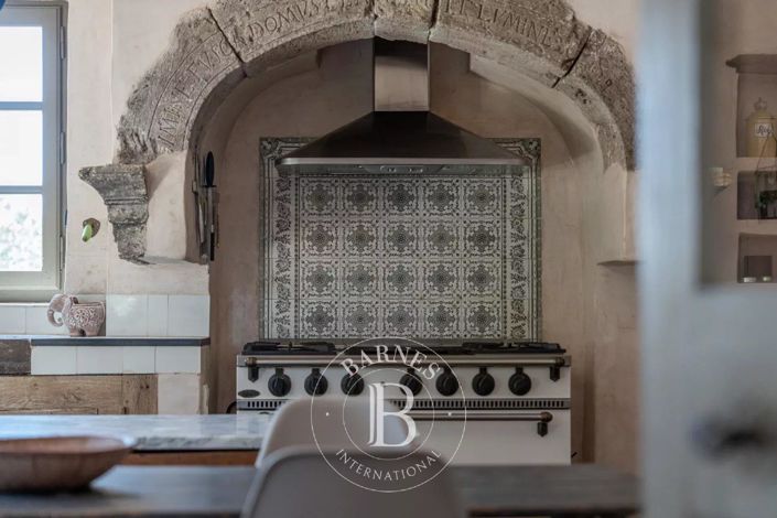 Image No.7-5 Bed House for sale