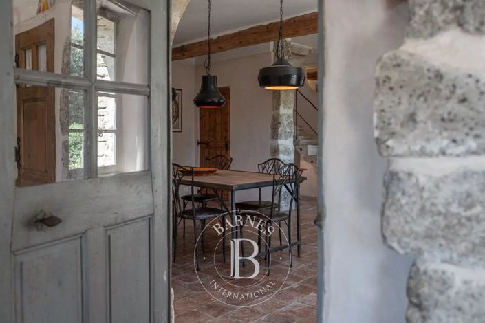 Image No.9-5 Bed House for sale