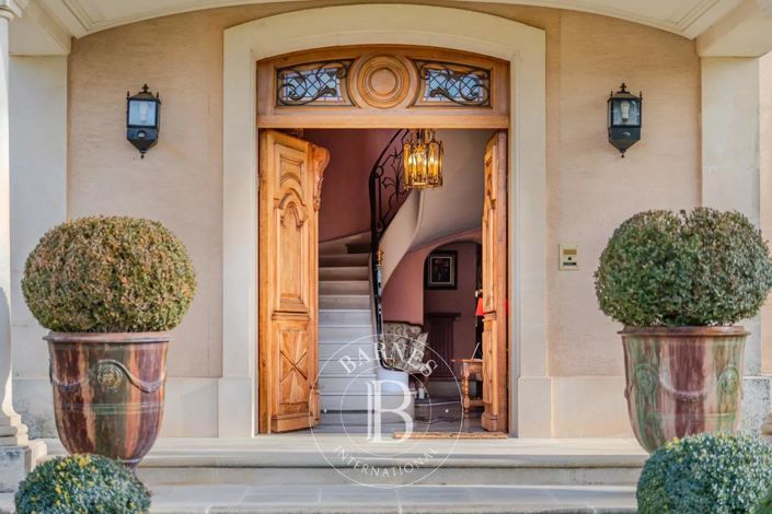 Image No.6-6 Bed House for sale