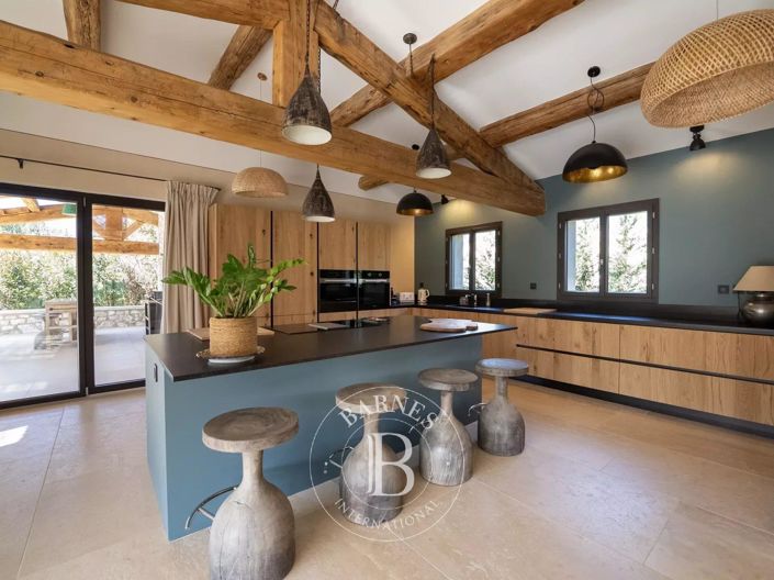 Image No.7-6 Bed House for sale