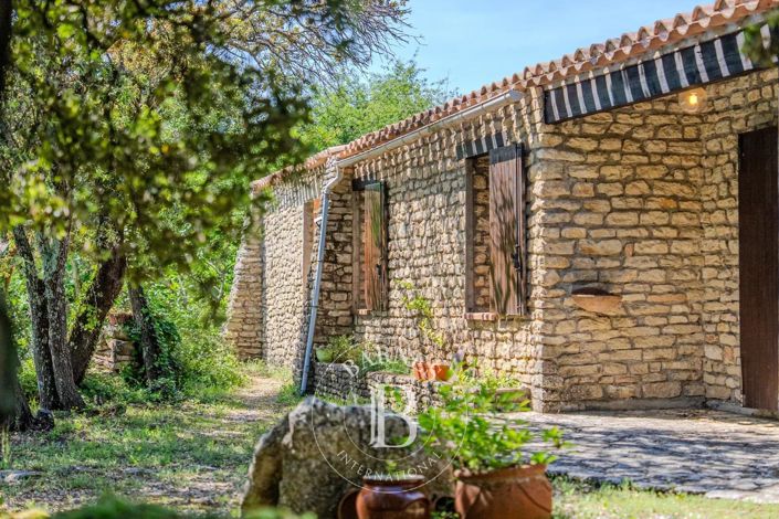 Image No.19-4 Bed House for sale