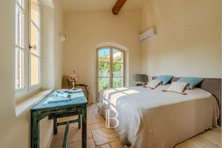 Image No.10-5 Bed House for sale