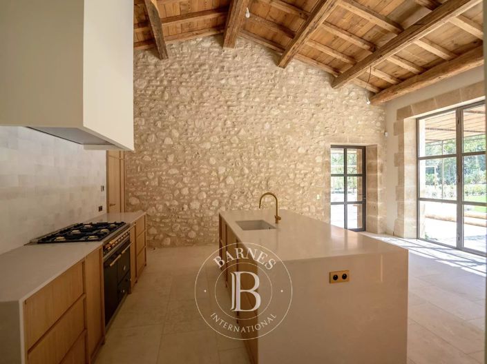 Image No.11-6 Bed House for sale