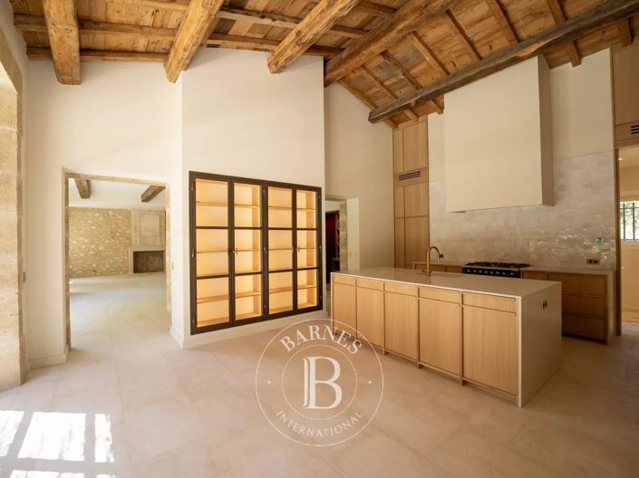 Image No.12-6 Bed House for sale