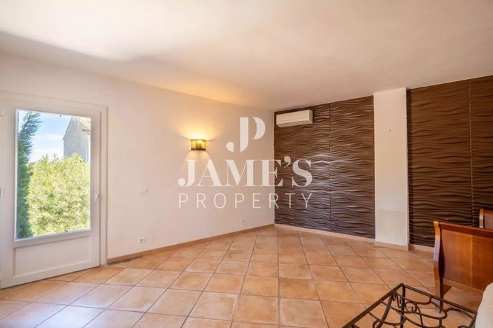 Image No.5-5 Bed House for sale