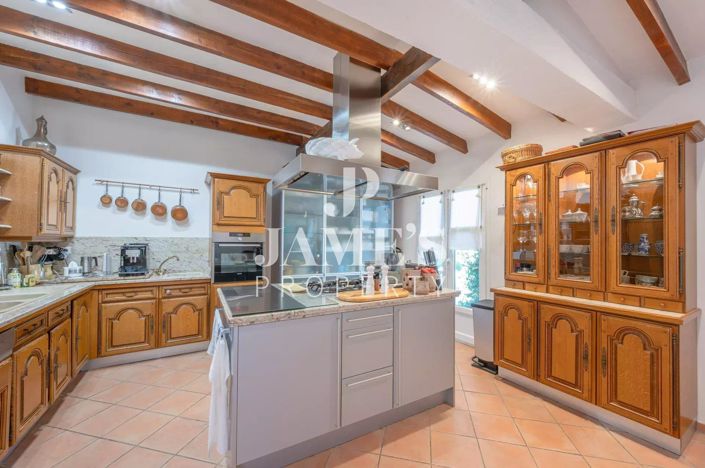 Image No.9-4 Bed House for sale