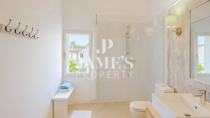 Image No.11-3 Bed House for sale