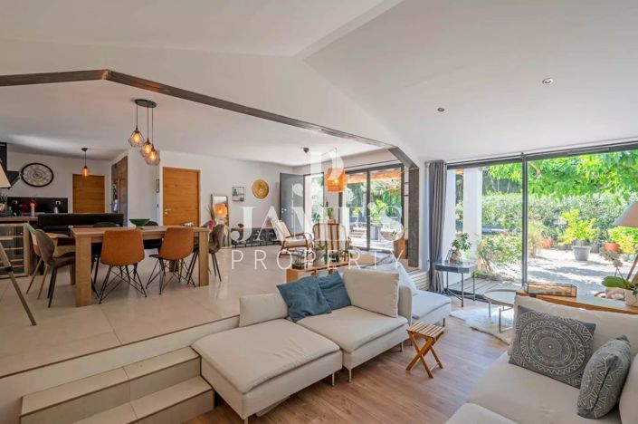 Image No.6-4 Bed House for sale