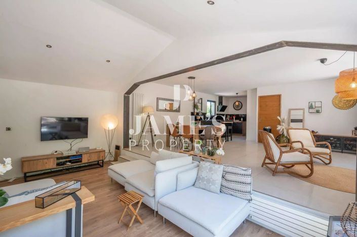 Image No.7-4 Bed House for sale