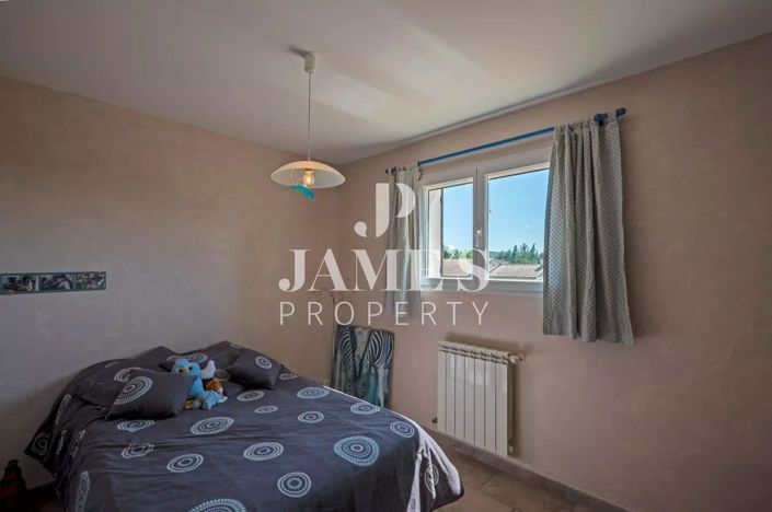 Image No.6-5 Bed House for sale