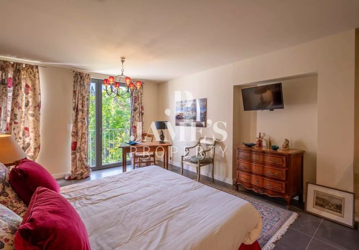 Image No.7-8 Bed House for sale