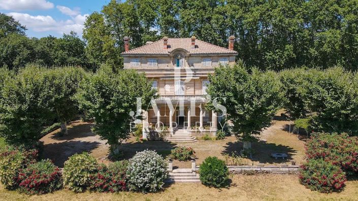 Image No.2-8 Bed House for sale