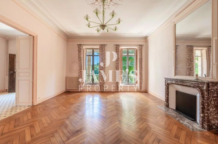 Image No.6-8 Bed House for sale