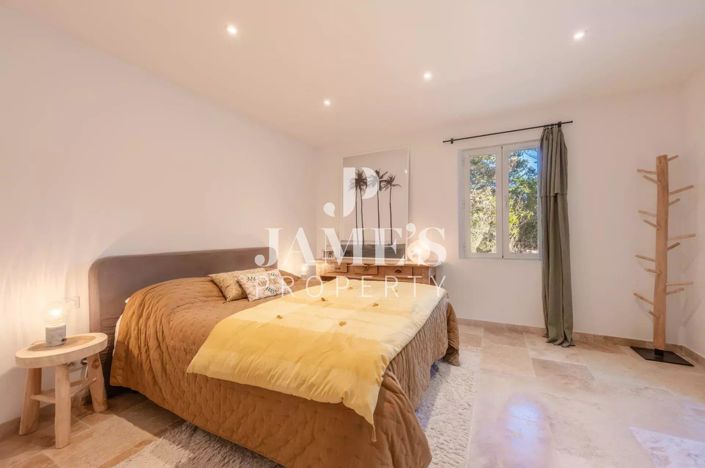 Image No.15-5 Bed House for sale