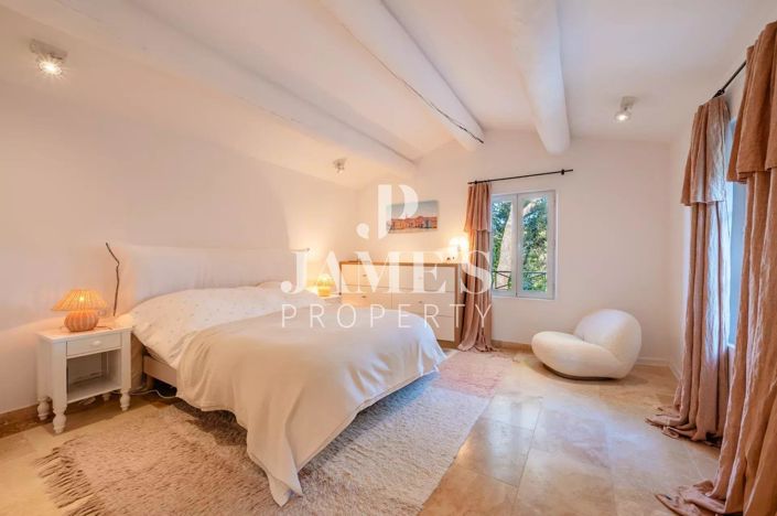 Image No.17-5 Bed House for sale