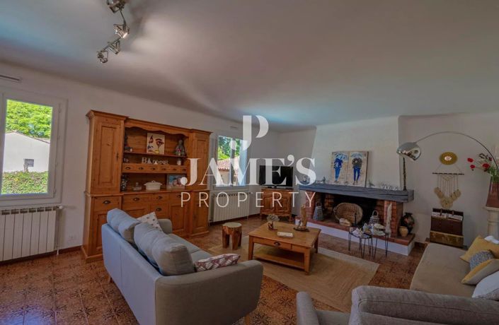 Image No.5-2 Bed House for sale