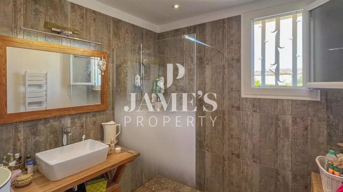 Image No.6-2 Bed House for sale