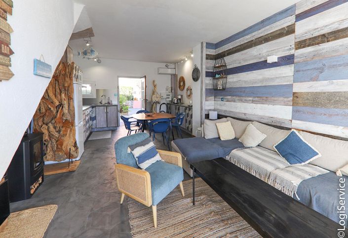 Image No.1-2 Bed House for sale