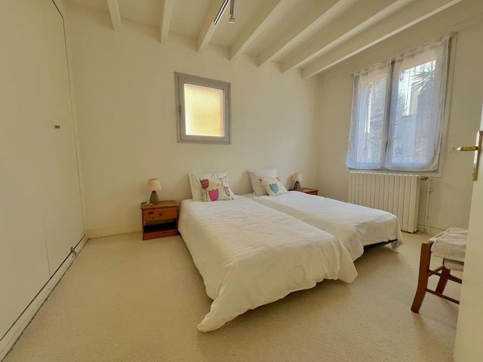 Image No.11-5 Bed House for sale