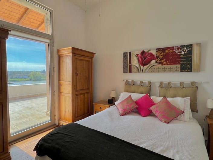 Image No.7-5 Bed House for sale