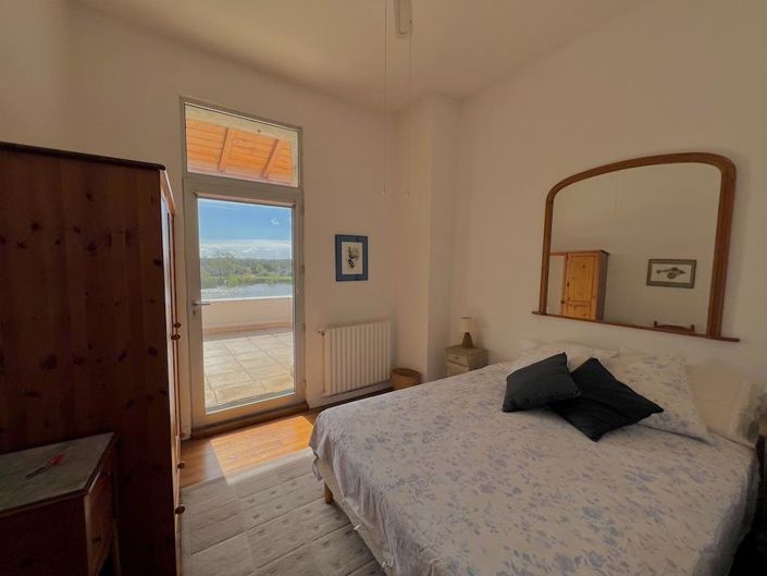 Image No.9-5 Bed House for sale