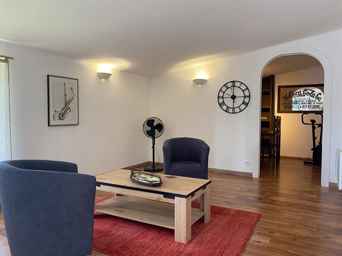 Image No.8-3 Bed House for sale