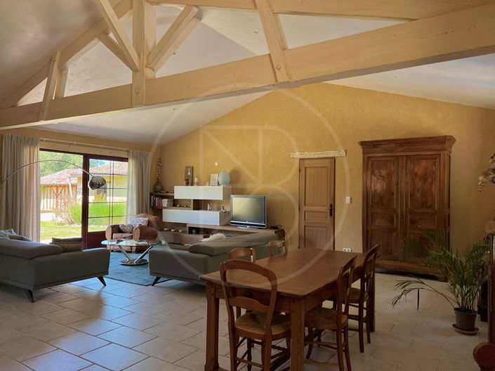 Image No.5-2 Bed House for sale