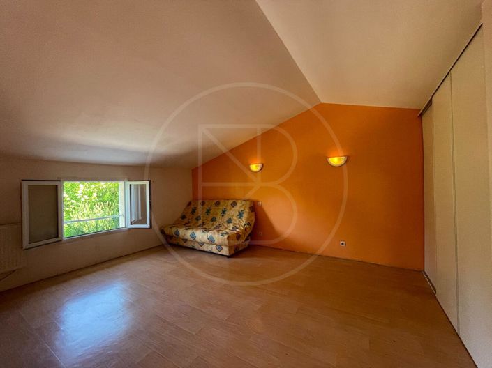 Image No.8-3 Bed House for sale