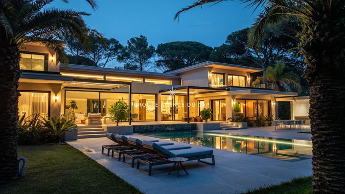 Image No.2-6 Bed Property for sale