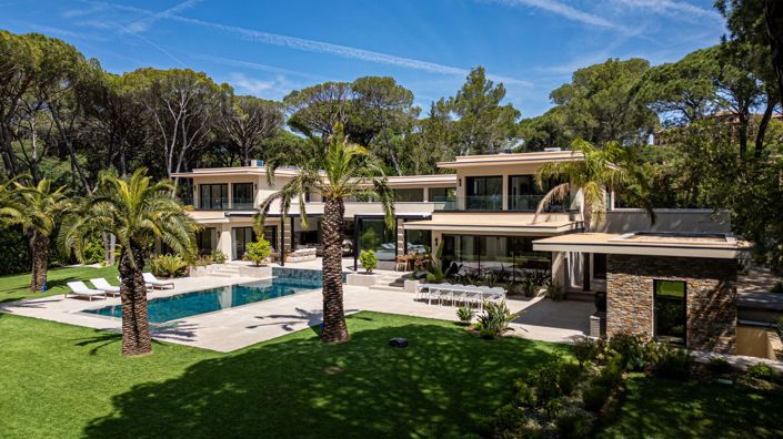 Image No.3-6 Bed Property for sale