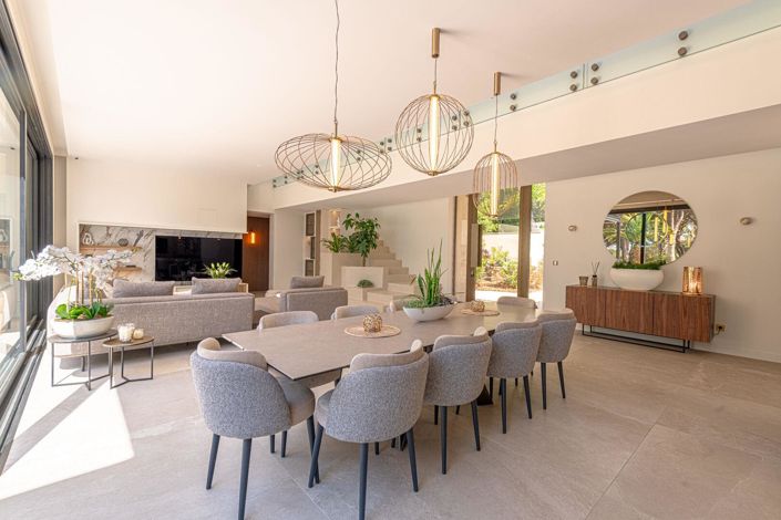 Image No.6-6 Bed Property for sale