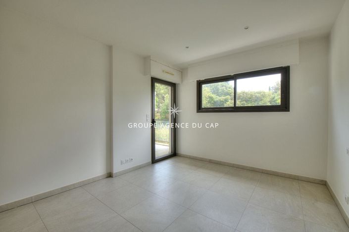 Image No.11-4 Bed House for sale