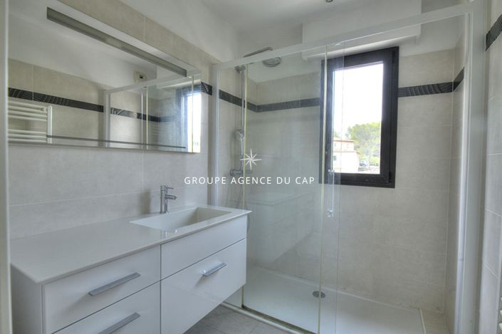 Image No.12-4 Bed House for sale