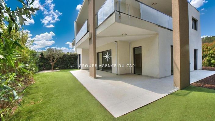 Image No.2-4 Bed House for sale