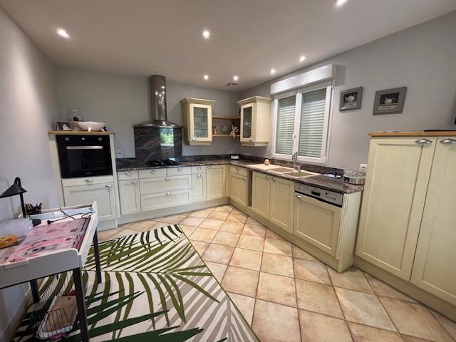 Image No.11-4 Bed House for sale