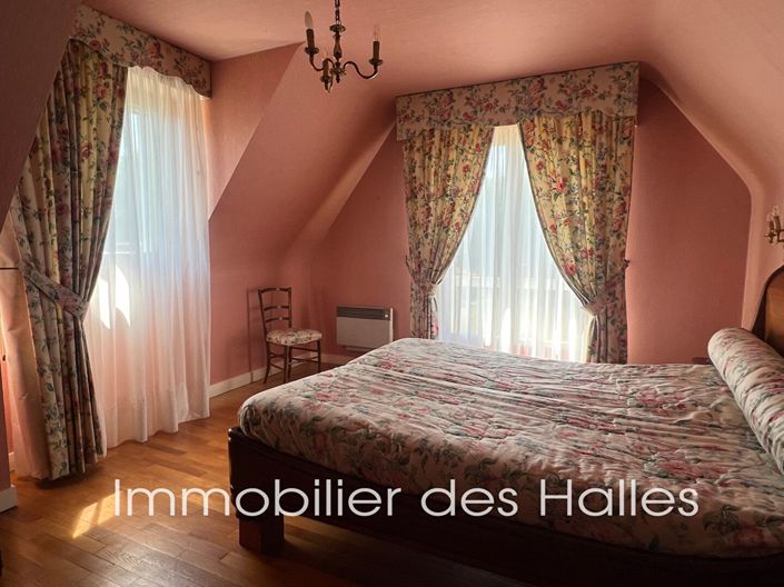 Image No.8-4 Bed House for sale