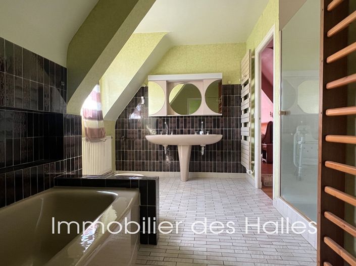 Image No.9-4 Bed House for sale