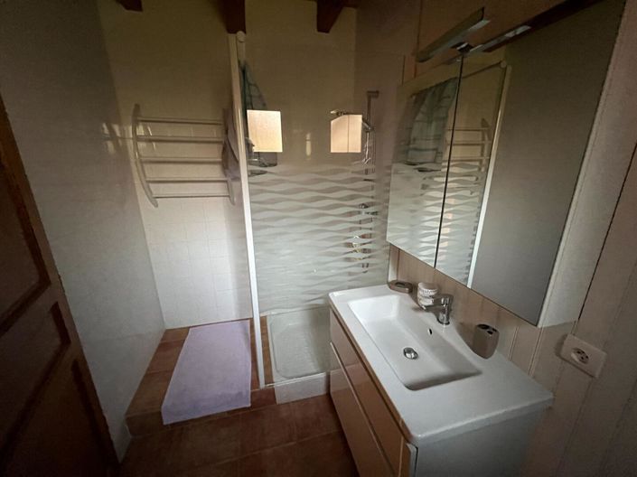 Image No.10-3 Bed House for sale